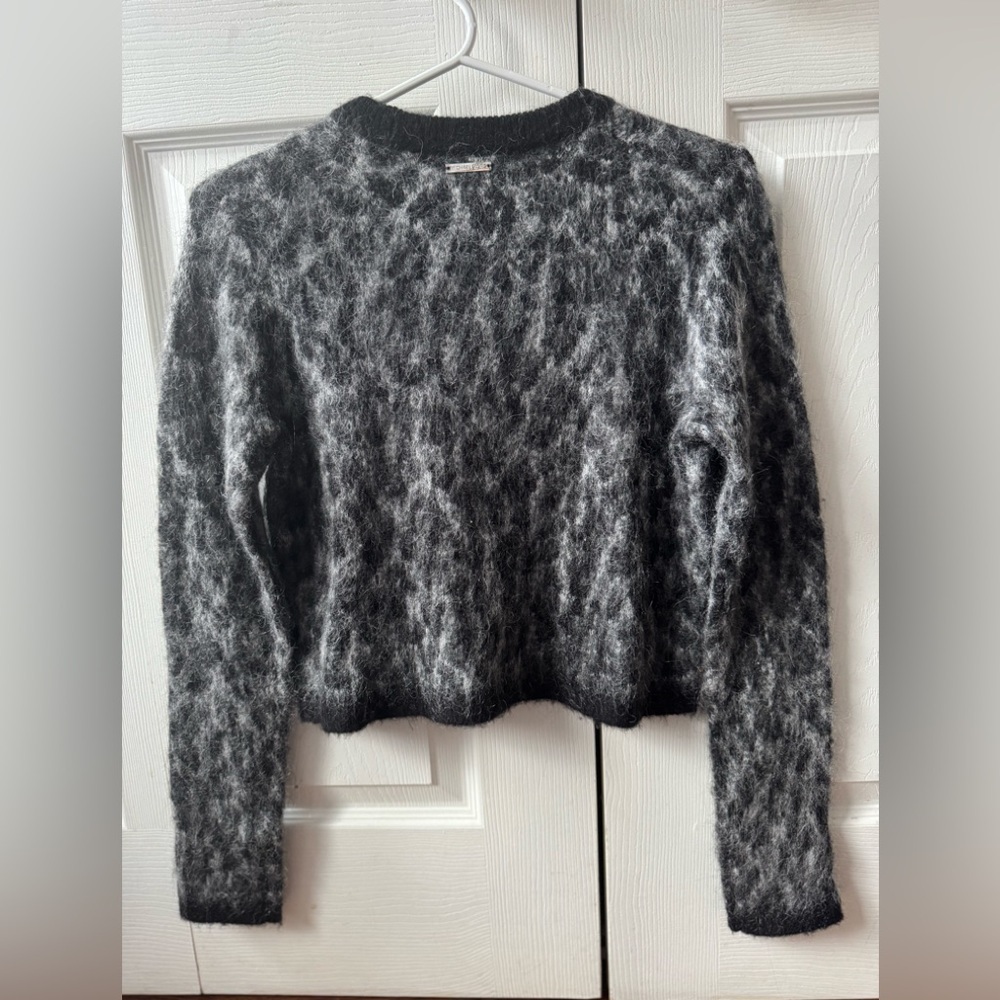 MICHAEL KORS alpaca mohair cropped cheetah print sweater (XS) - Picture 3 of 8